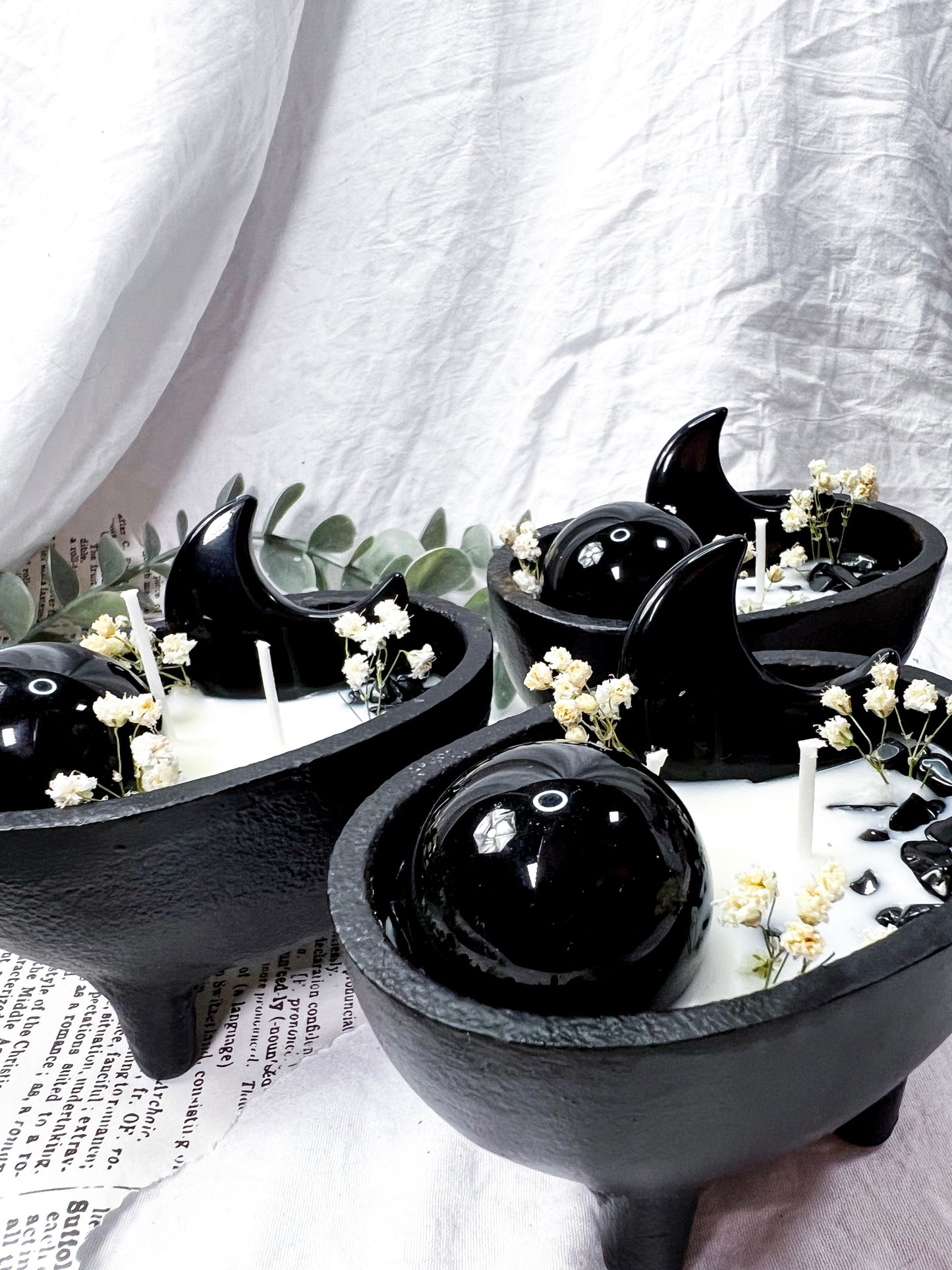 Obsidian Balance | Medium Cauldron Candle