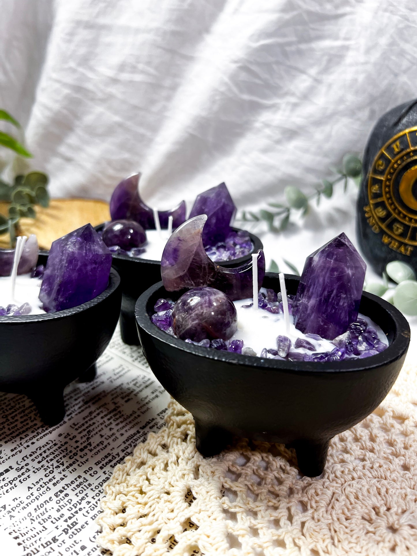 Guiding Flame | Medium Cauldron Candle