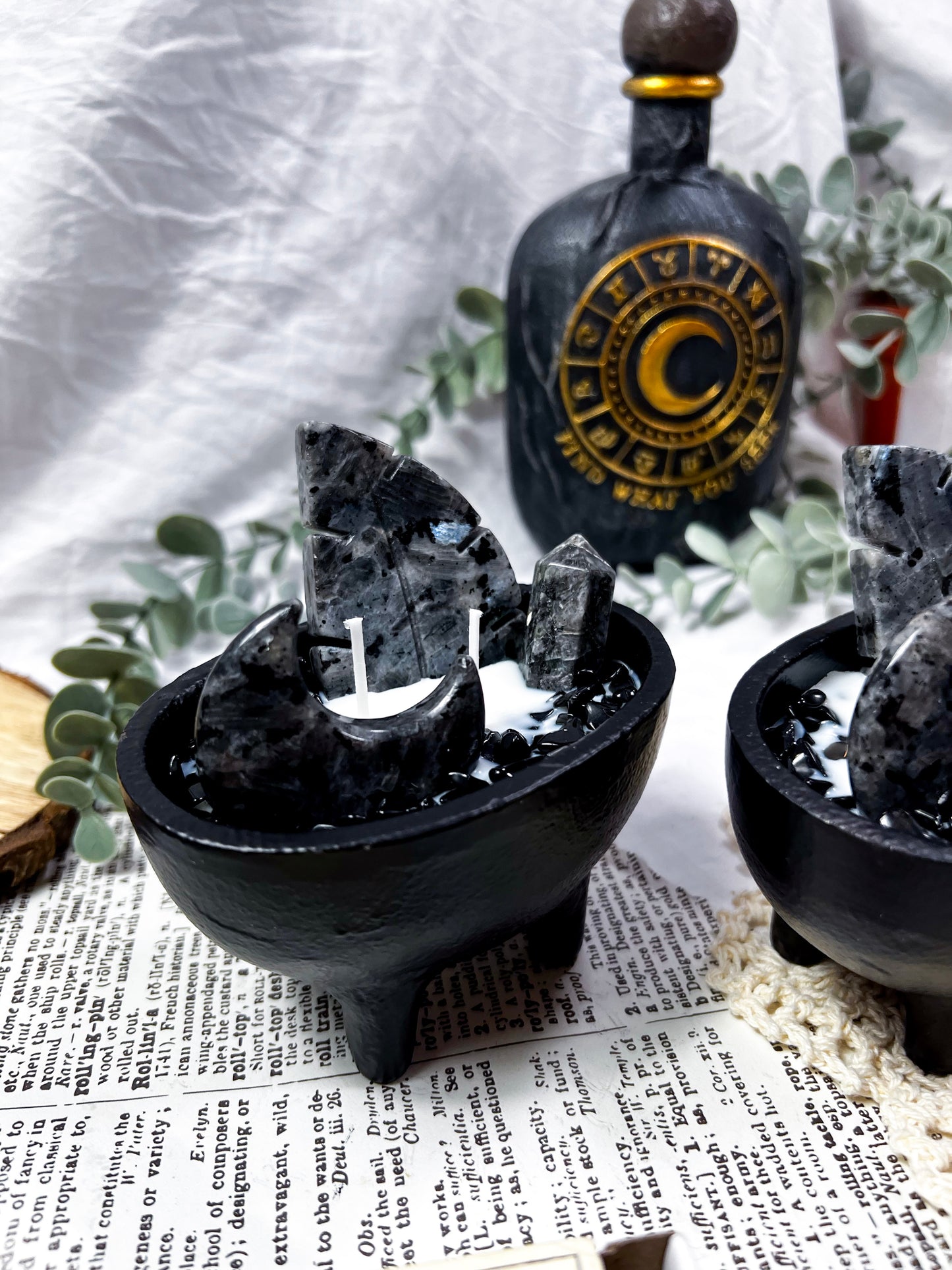 Whispering Flame | Medium Cauldron Candle