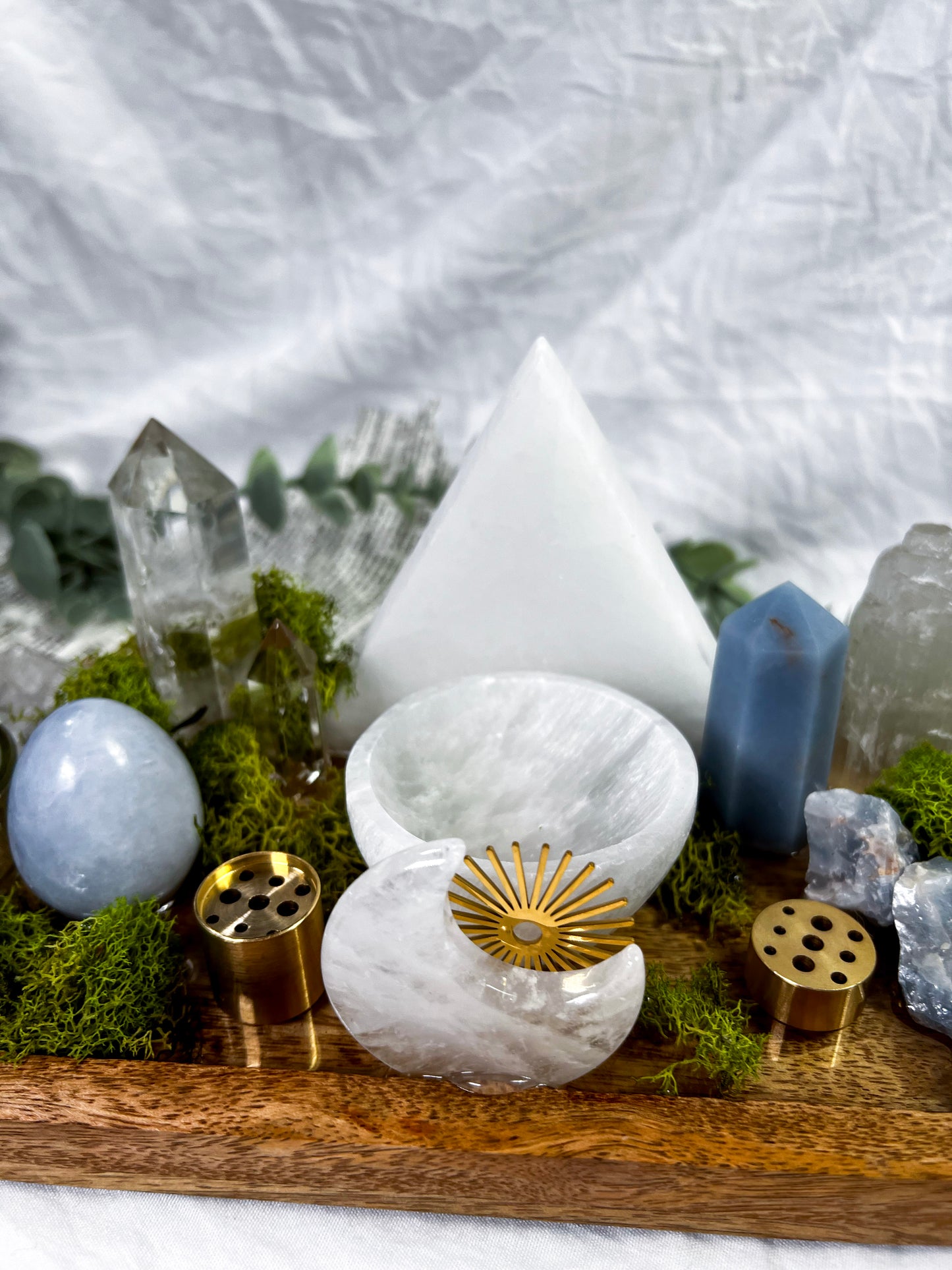 Selenite Essence | Mango Wood Altar