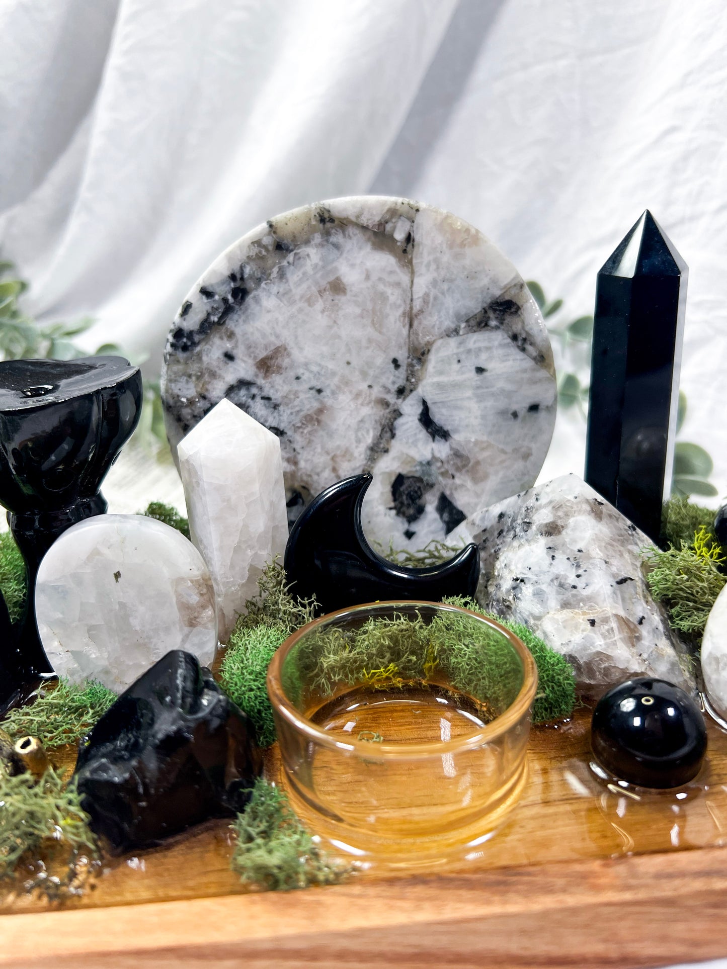 The Shadow | Medium Crystal Altar