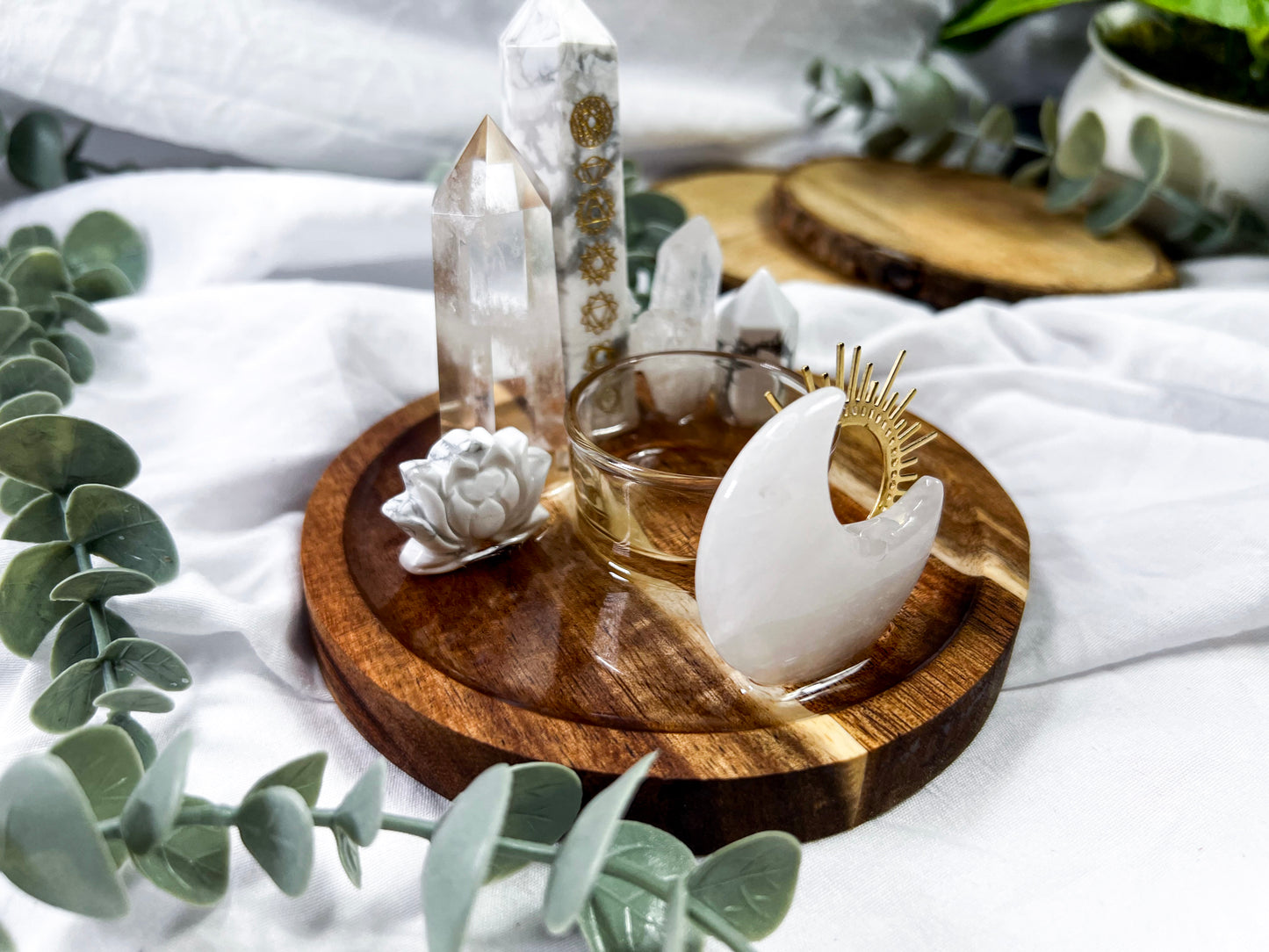 Chimeric Glow | Small Round Altar