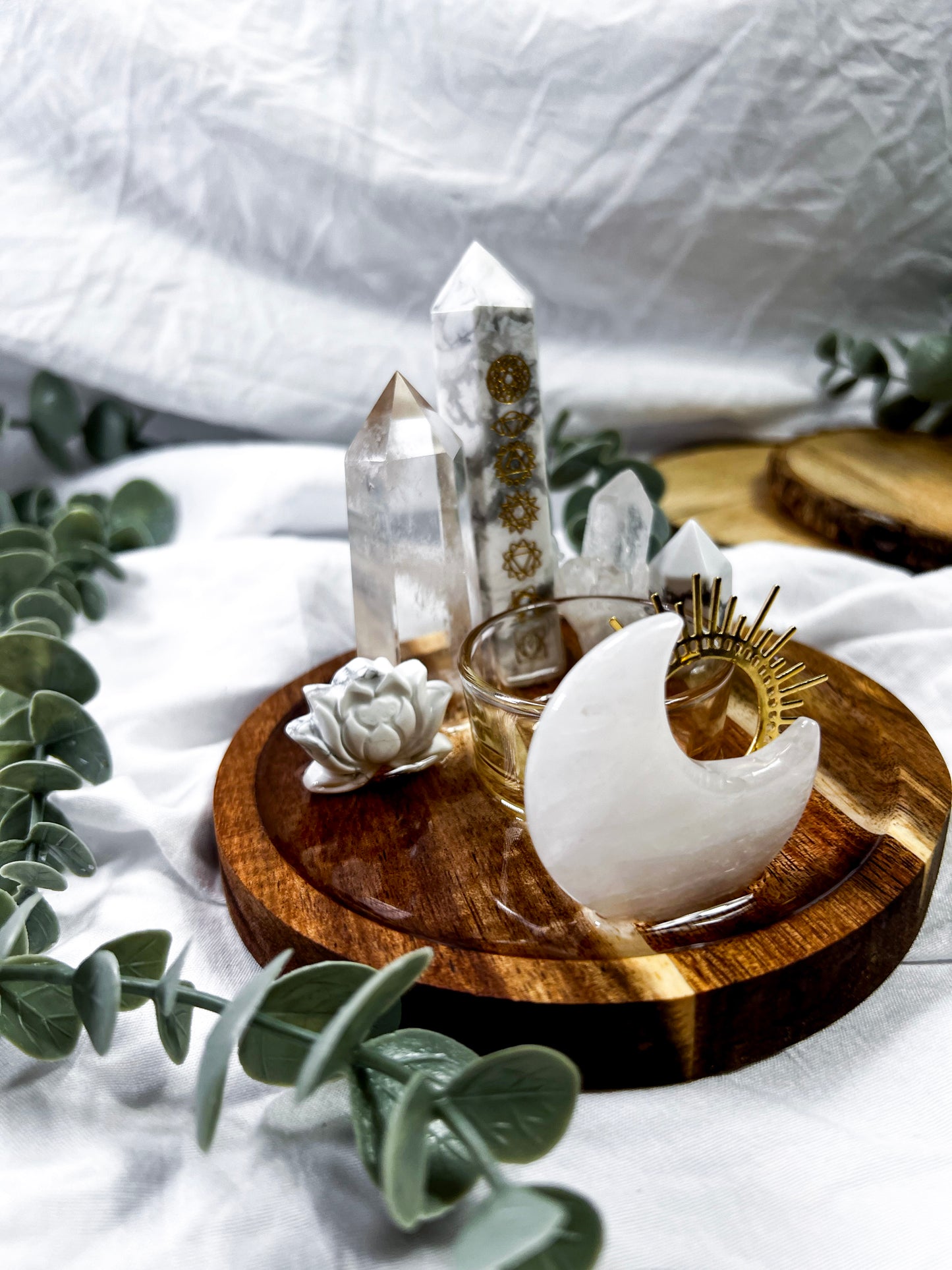 Chimeric Glow | Small Round Altar