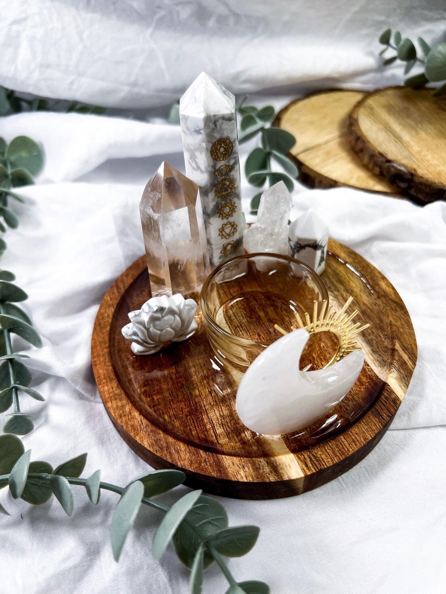 Chimeric Glow | Small Round Altar