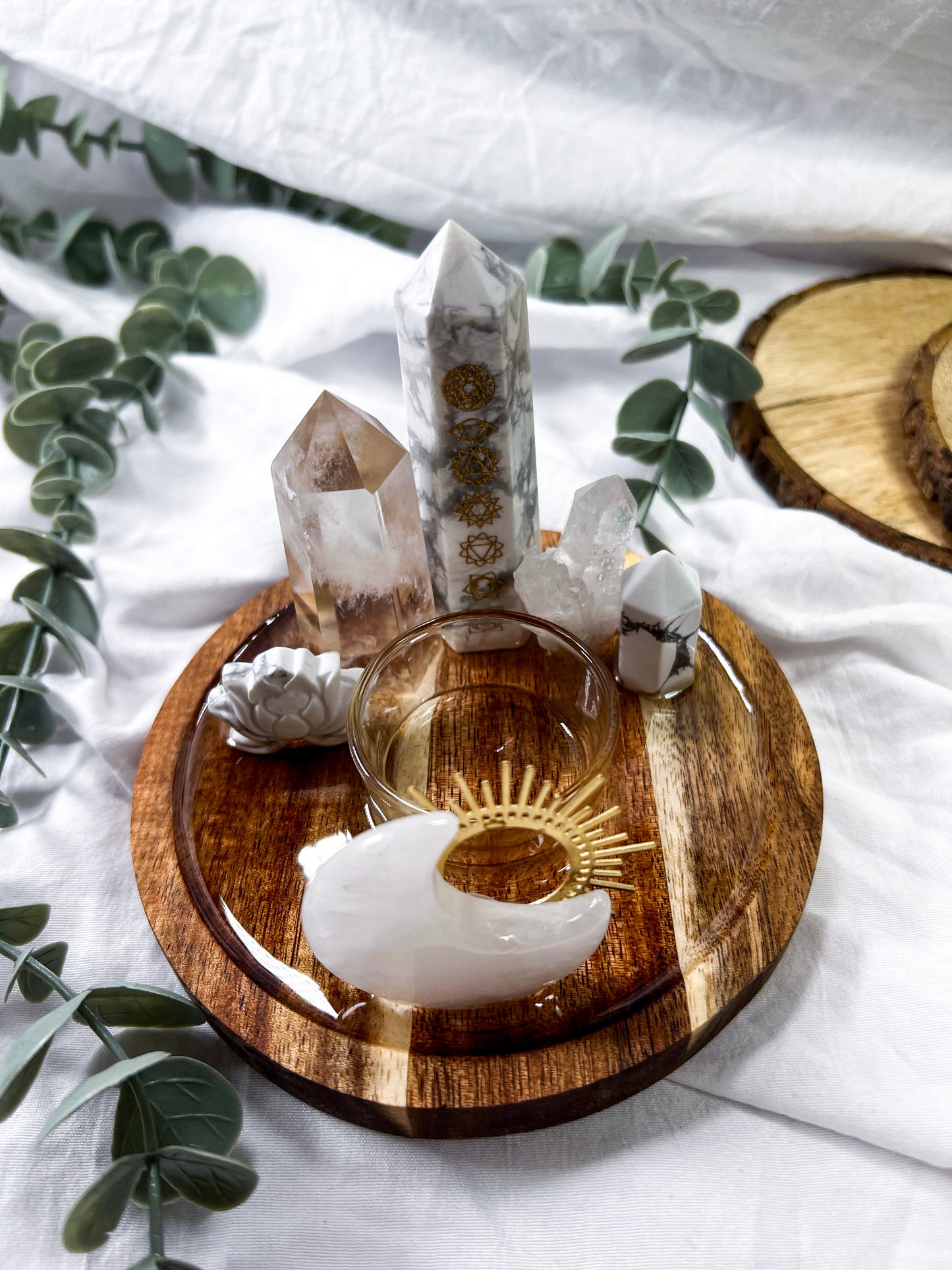 Chimeric Glow | Small Round Altar