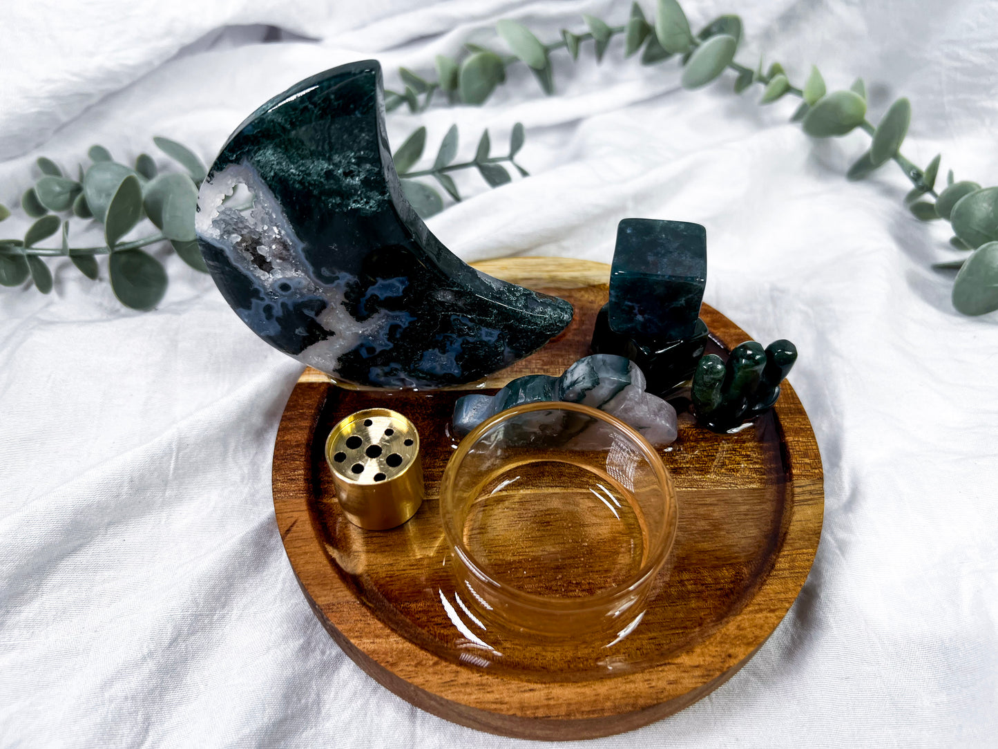 Moss Moonshade | Small Altar