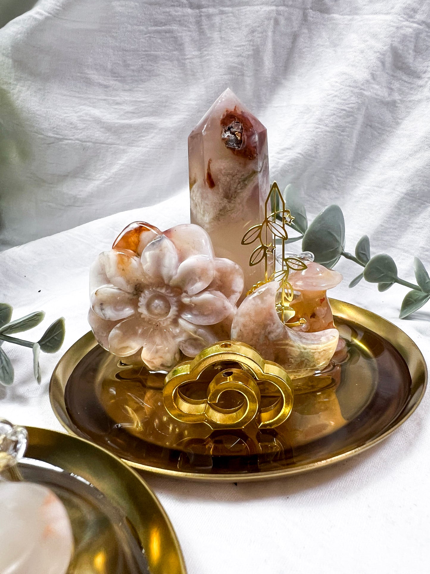 Flower Aurora | Mini Gold Dish Altar