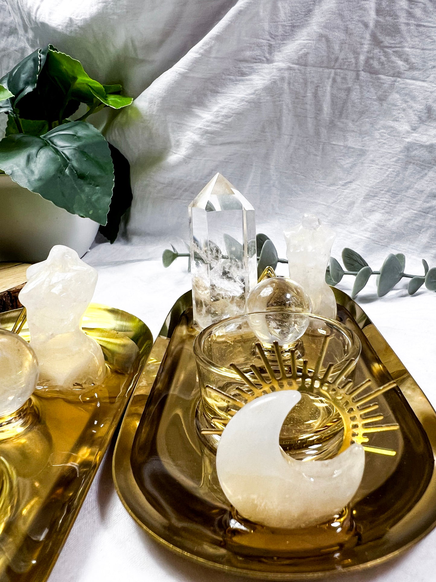 Quartz Dusk | Mini Gold Altar