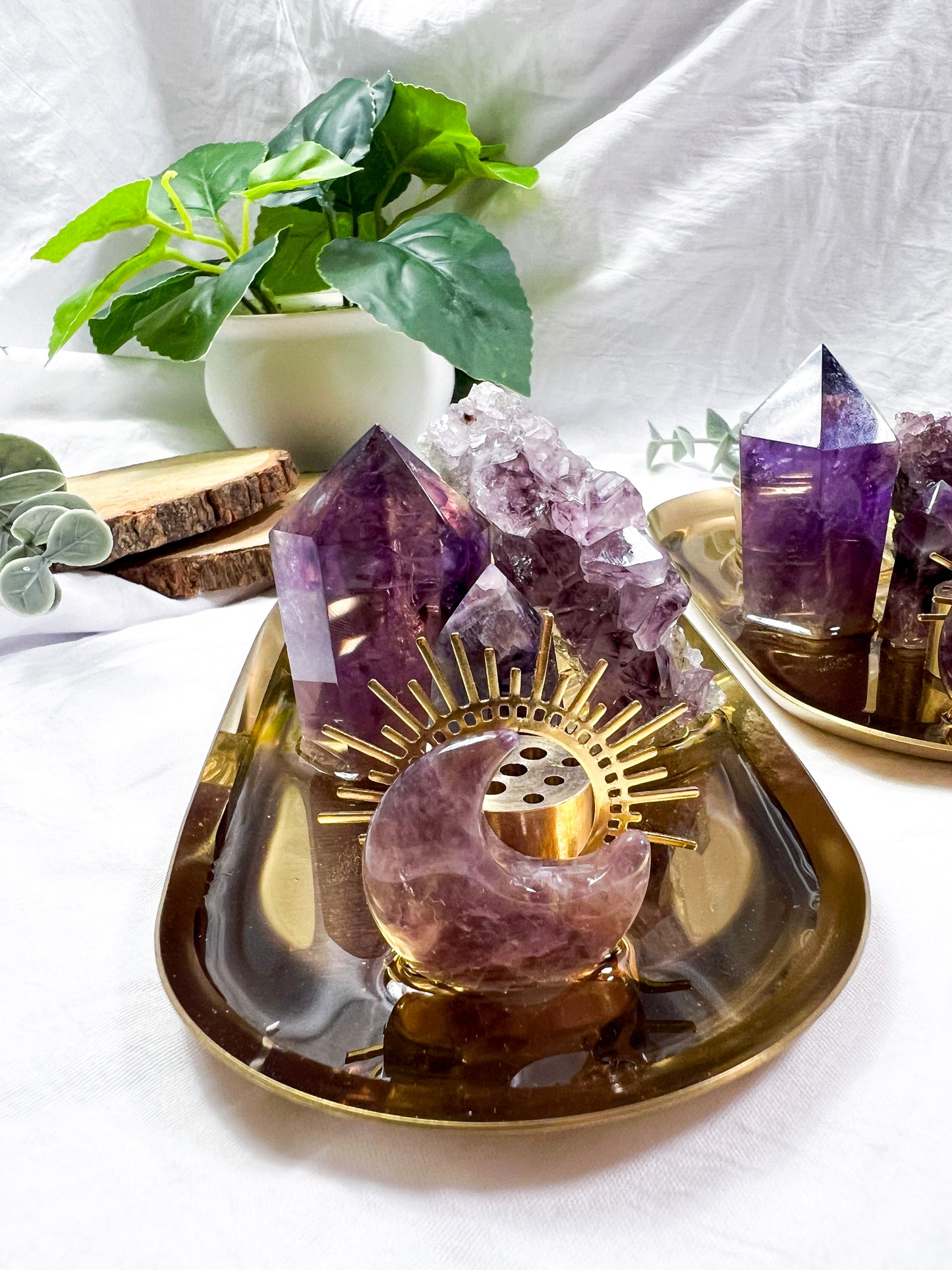 Amethyst Haven | Mini Gold Altar