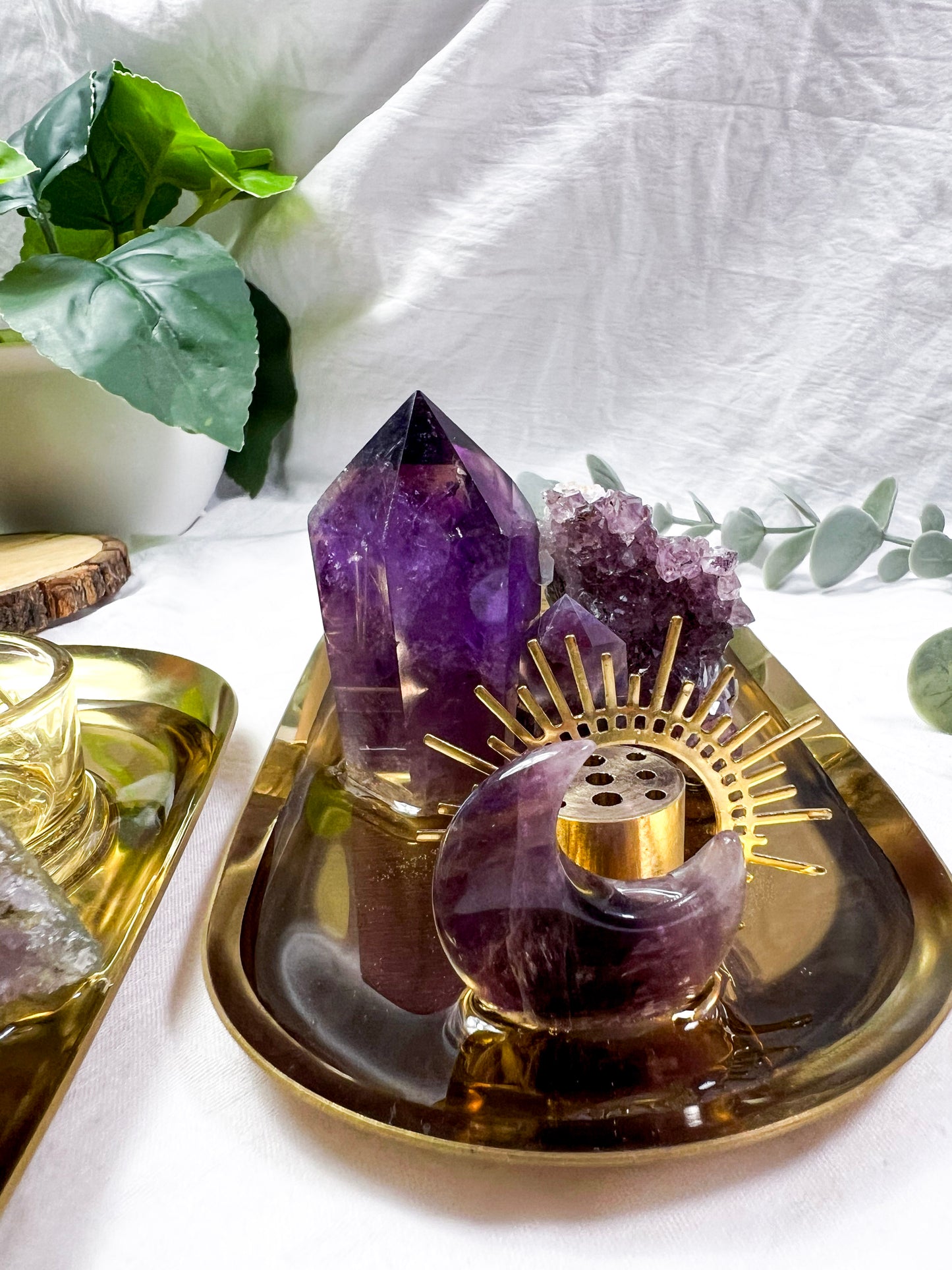 Amethyst Haven | Mini Gold Altar