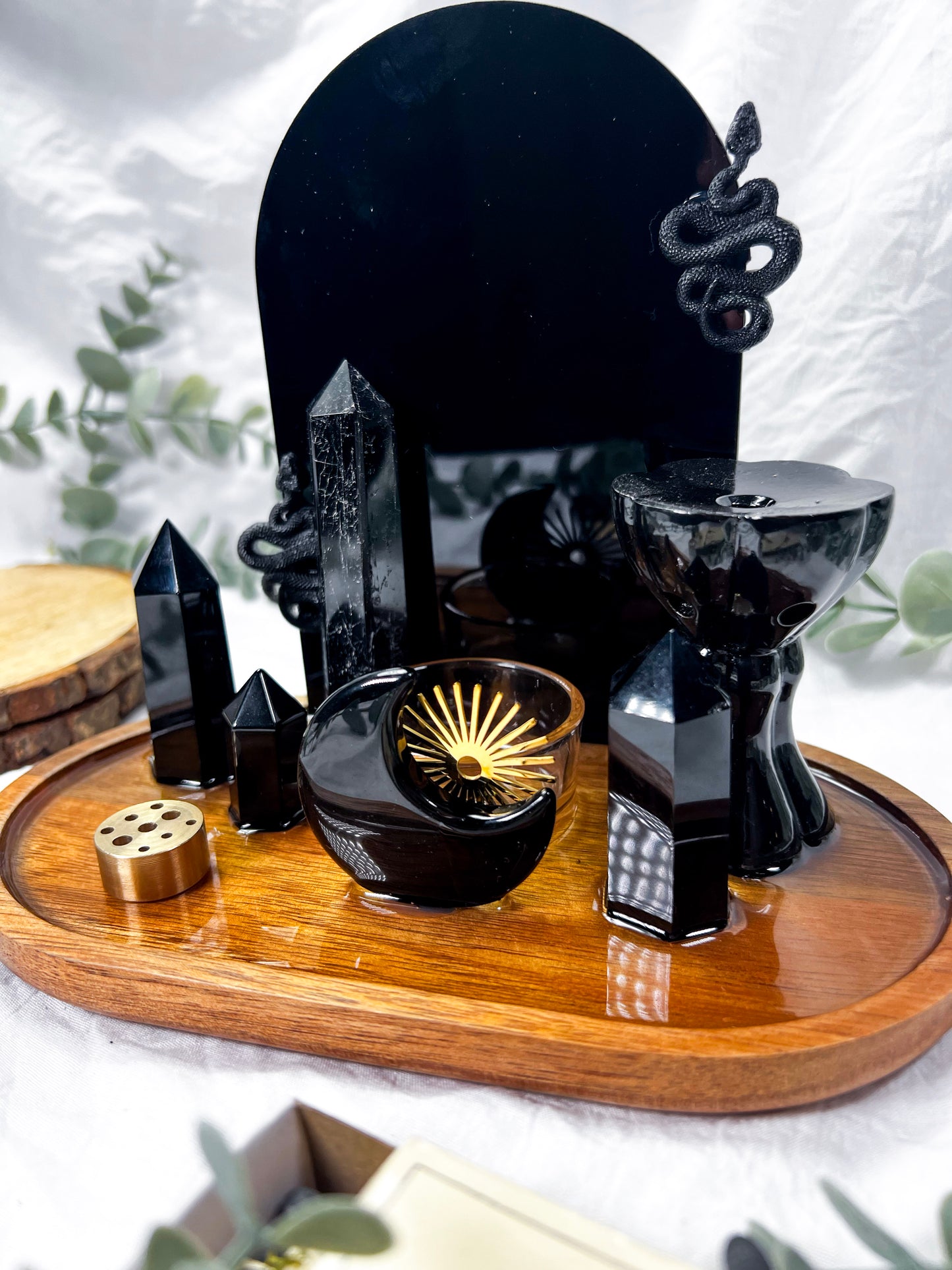 Shadowbloom | Small Oval Altar